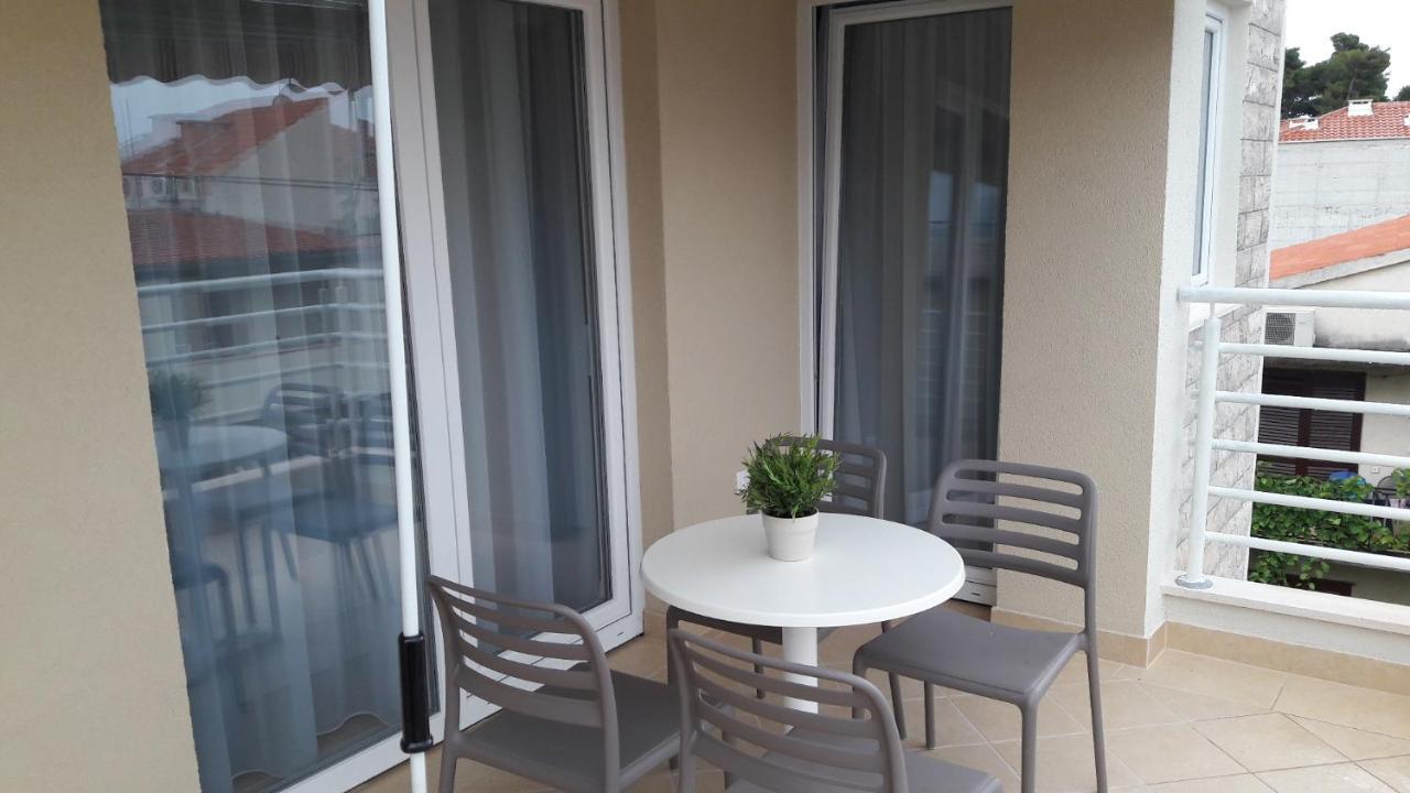 Rita Apartments - Sea-View Apartment 2Plus1 Tučepi Екстериор снимка