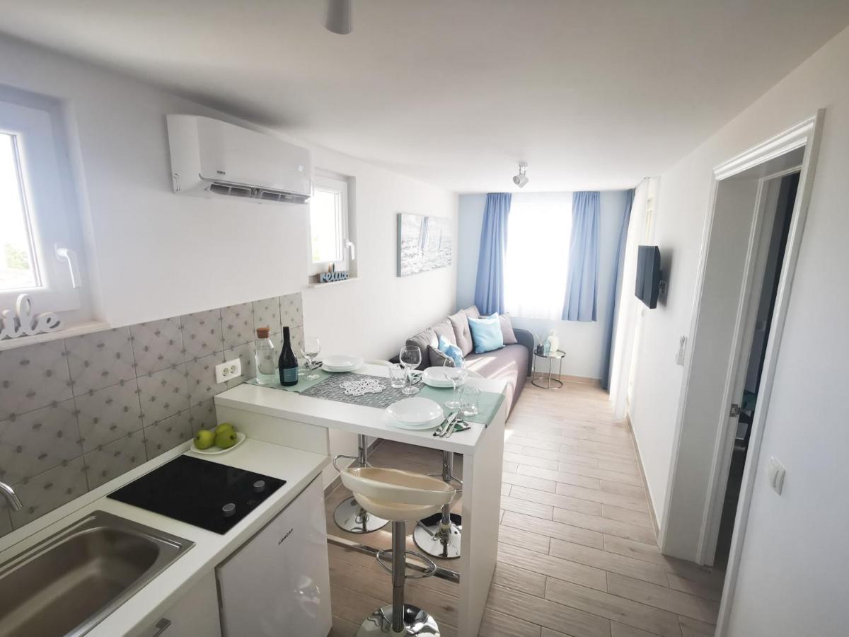 Rita Apartments - Sea-View Apartment 2Plus1 Tučepi Екстериор снимка