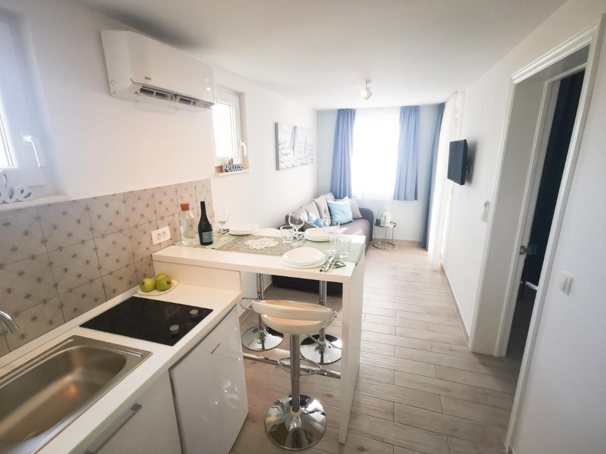 Rita Apartments - Sea-View Apartment 2Plus1 Tučepi Екстериор снимка